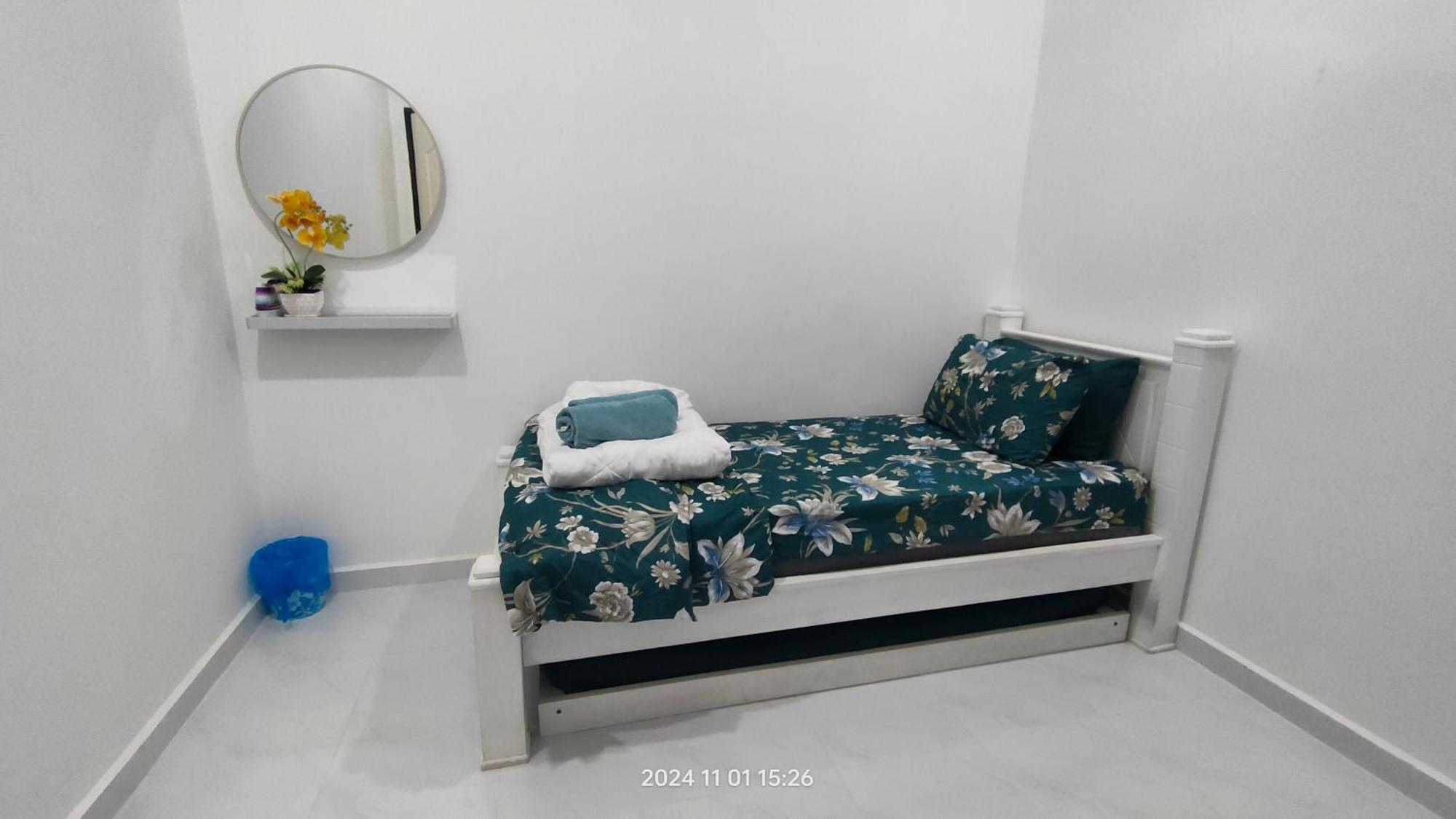 Hadeera Minimalis Family Homestay Куала-Тренгану Экстерьер фото